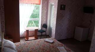 Гостиница Алдижан Береговое Двухместный номер с 1 двуспальной кроватью и дополнительной кроватью-10